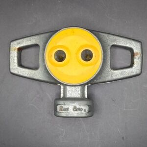 Vintage Rain Bird Spot Sprinkler Cast Metal Yellow Face Twin Spray Pat D-220763
